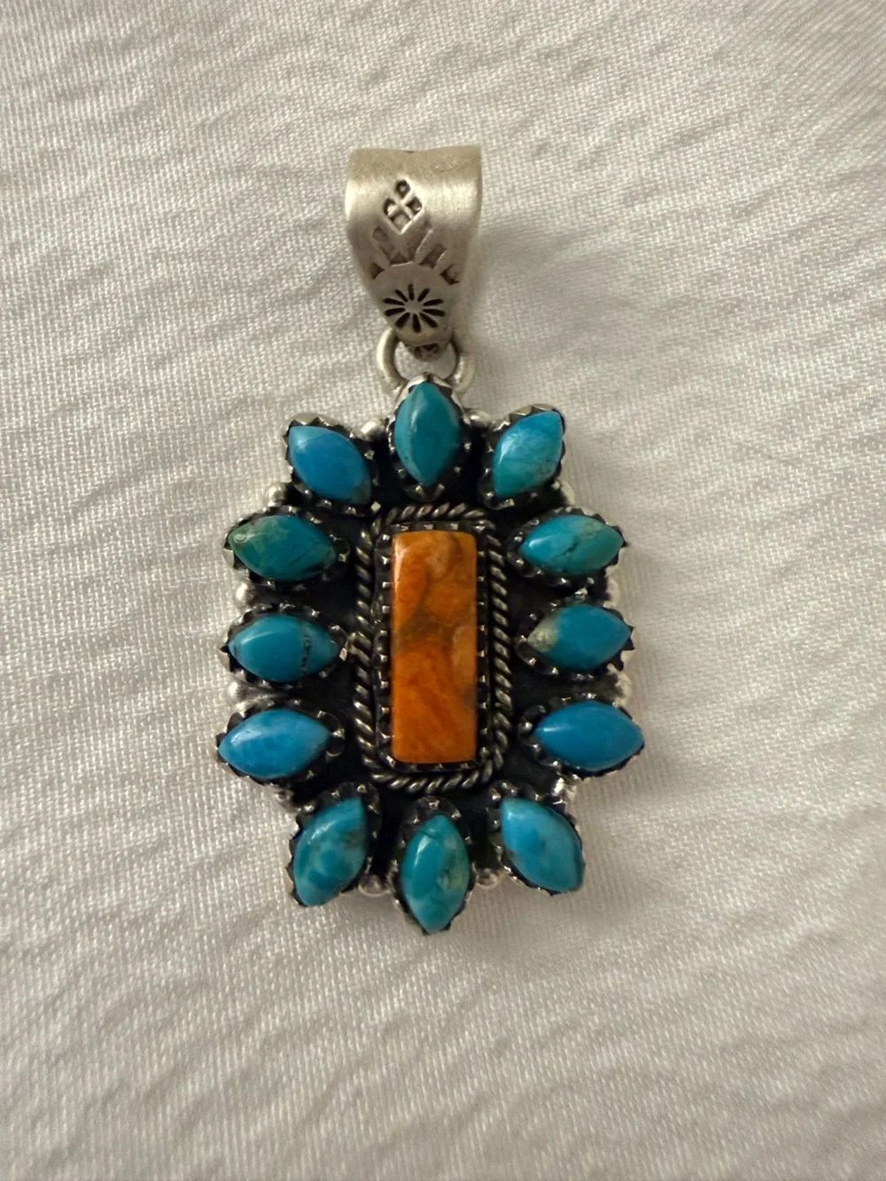 Nizhoni Traders - Kingman Turquoise and Orange Mojave Pendant. NWOT